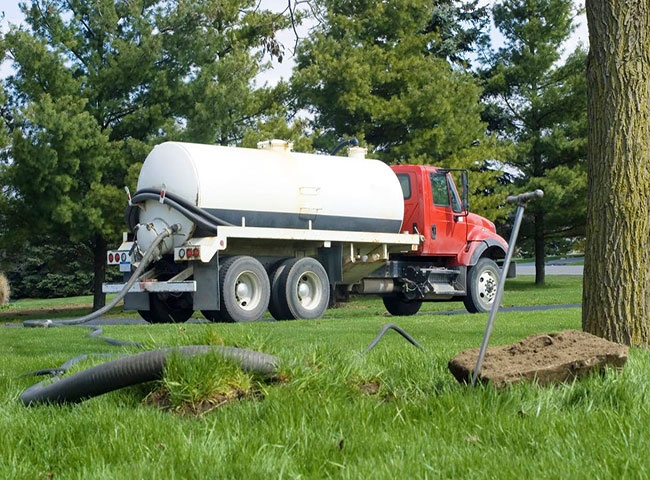 R&uacute;t hầm cầu quận B&igrave;nh T&acirc;n gi&aacute; rẻ H&ograve;a Ph&aacute;t chất lượng