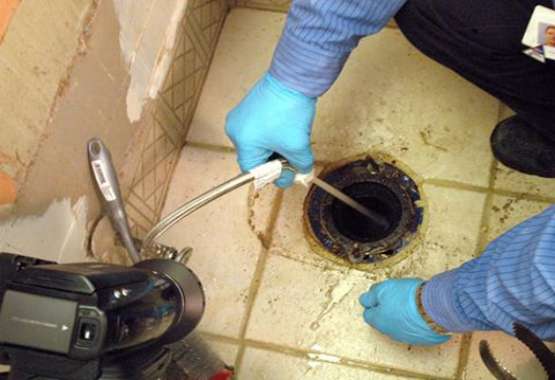 c&aacute;ch xử l&yacute; đường ống tho&aacute;t nước bị tắc