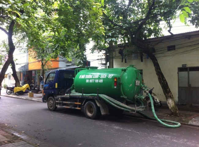 Dịch vụ th&ocirc;ng bồn tiểu nam phường Long B&igrave;nh quận 9 l&agrave;m tr&ecirc;n tuyến đường