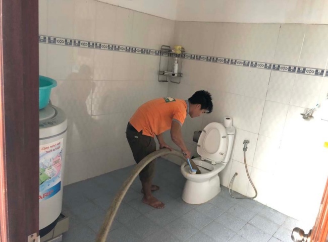 Thời gian thi c&ocirc;ng thợ th&ocirc;ng tắc bồn cầu phường Long B&igrave;nh quận 9