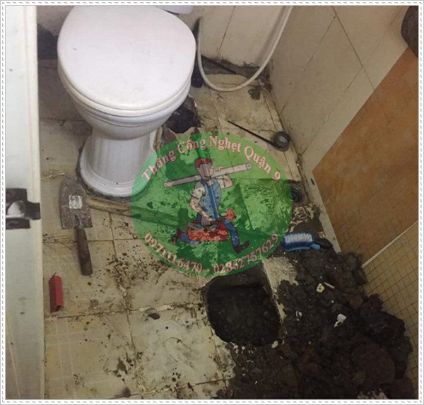 hiểu c&aacute;ch th&ocirc;ng cống bằng coca cola