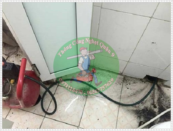 Một số mẹo th&ocirc;ng nghẹt bồn cầu nhanh nhất