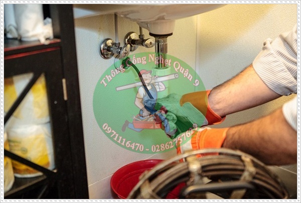 Một số c&aacute;ch th&ocirc;ng nghẹt bồn rửa ch&eacute;n nhanh nhất