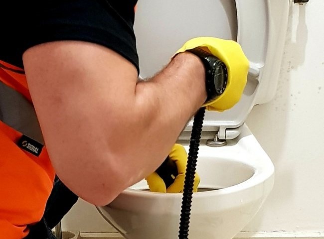 Đơn vị th&ocirc;ng bồn cầu huyện B&igrave;nh Ch&aacute;nh Quốc H&ugrave;ng được tin d&ugrave;ng