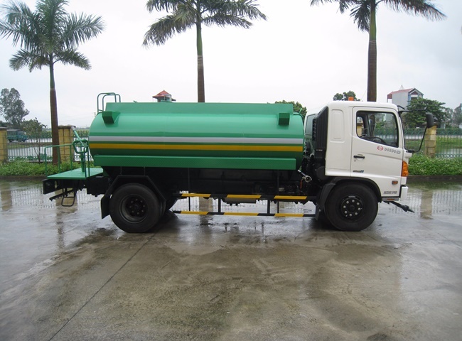 Dịch vụ cho thu&ecirc; xe bồn vận chuyển b&ugrave;n vi sinh quận 2 To&agrave;n Ph&aacute;t chất lượng v&agrave; chuy&ecirc;n nghiệp