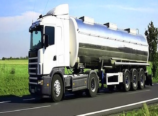 Cung cấp vận chuyển b&ugrave;n vi sinh quận 6 được trang bị xe đời mới v&agrave; những thiết bị hiện đại